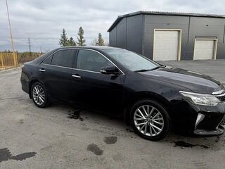 2017 Toyota Camry VII (XV50) Рестайлинг 2, чёрный, 2600000 рублей, вид 3