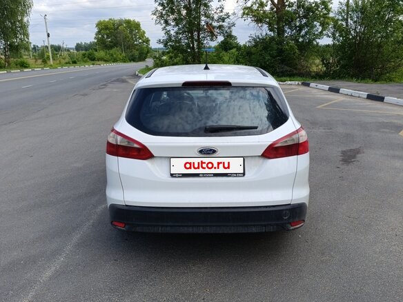 2013 Ford Focus III, белый - вид 2