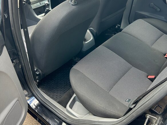 2010 Ford Focus II Рестайлинг, чёрный, 620000 рублей - вид 10