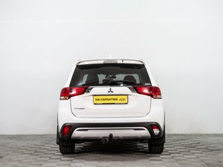 2021 Mitsubishi Outlander III Рестайлинг 3, белый, 2949000 рублей, вид 5