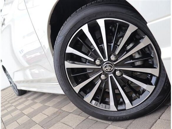 2024 Toyota Roomy I Рестайлинг, белый, 1202010 рублей - вид 8