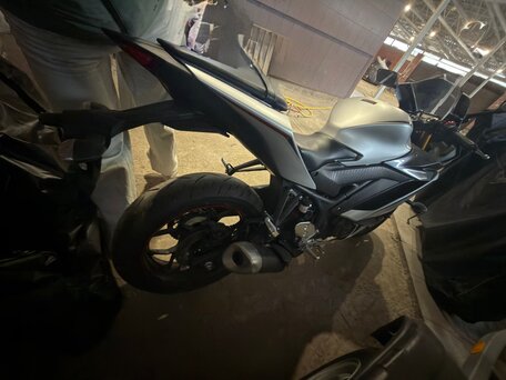 2020 Yamaha YZF-R3, серебристый, 700000 рублей, вид 4