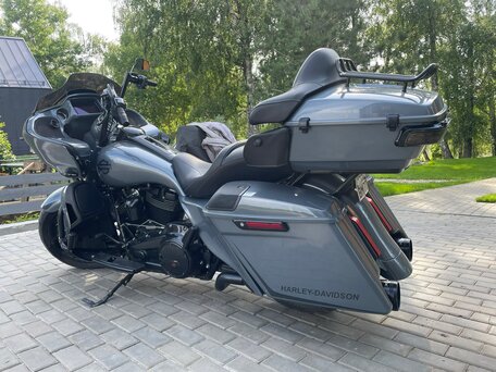 2017 Harley-Davidson Road Glide, серый, 2150000 рублей, вид 5