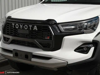 2025 Toyota Hilux VIII Рестайлинг 2, белый, 8100000 рублей, вид 3