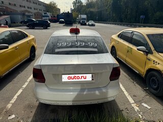 2017 Volkswagen Polo V Рестайлинг, белый, 540000 рублей, вид 2