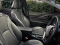 2019 Toyota Prius PHV ZVW52 Prime IV (XW50), красный, 2000000 рублей - вид 5