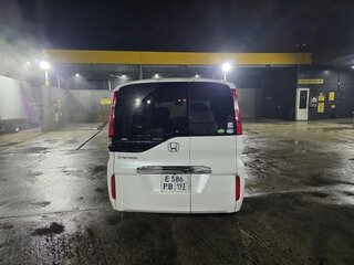 2019 Honda Stepwgn V Рестайлинг, белый, 1720000 рублей, вид 5