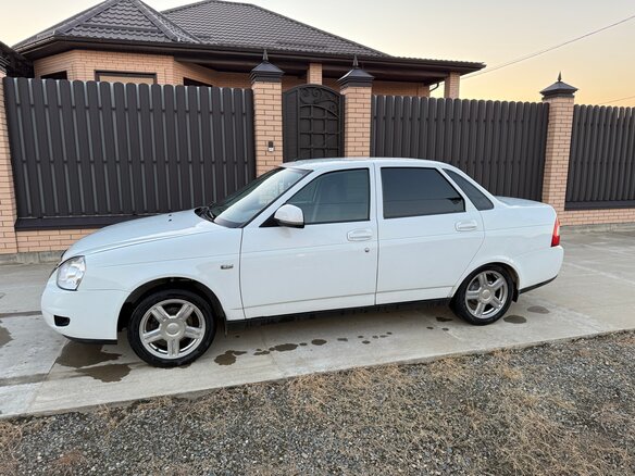 2013 Lada (ВАЗ) Priora I Рестайлинг, белый, 460000 рублей - вид 12
