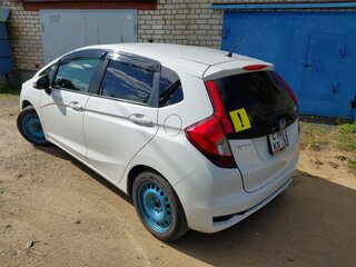 2019 Honda Fit III Рестайлинг, белый, 1150000 рублей, вид 3