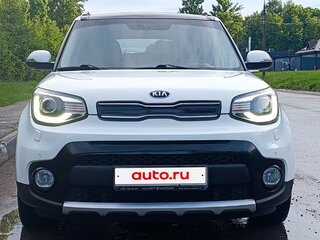 2017 Kia Soul II Рестайлинг, белый, 2200000 рублей, вид 3