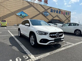 2022 Mercedes-Benz GLA 180 II (H247), белый, 1980001 рублей, вид 3
