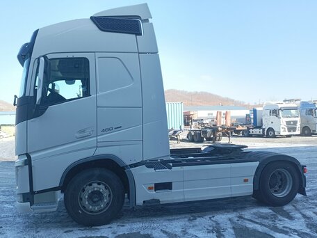 2015 Volvo FH, белый, 5450000 рублей, вид 5