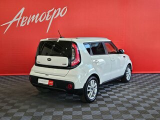 2017 Kia Soul II Рестайлинг, белый, 1500000 рублей, вид 5