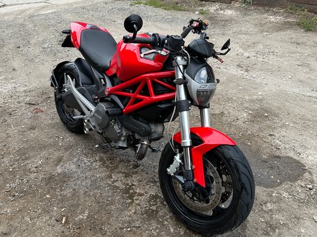 2010 Ducati Monster 696, красный, 410000 рублей, вид 1