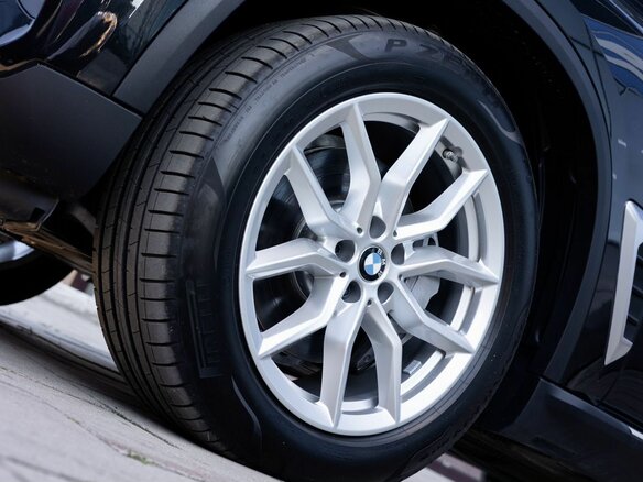2026 BMW X5 40i IV (G05/G18) Рестайлинг, чёрный, 30500000 рублей - вид 11