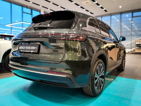 2026 Geely EX5 Гибрид EM-R, зелёный, 3829990 рублей, вид 5