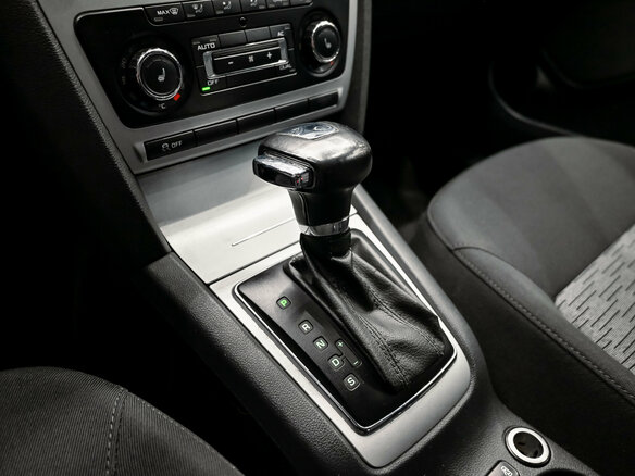 2012 Skoda Octavia DSG7 II (A5) Рестайлинг, чёрный - вид 15