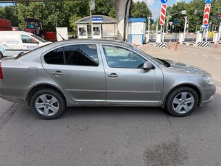 2010 Skoda Octavia II (A5) Рестайлинг, серый, 550000 рублей, вид 3