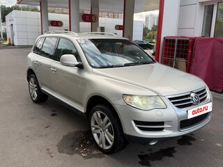 2008 Volkswagen Touareg I Рестайлинг, серебристый, 849000 рублей, вид 2