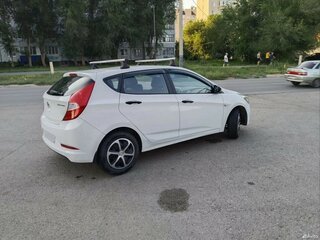 2015 Hyundai Solaris I Рестайлинг, белый, 550000 рублей, вид 3