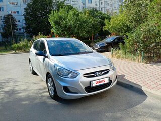 2011 Hyundai Solaris I, серебристый, 660000 рублей, вид 2