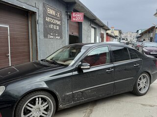 2004 Mercedes-Benz E-Класс 240 III (W211, S211), чёрный, 700000 рублей, вид 5