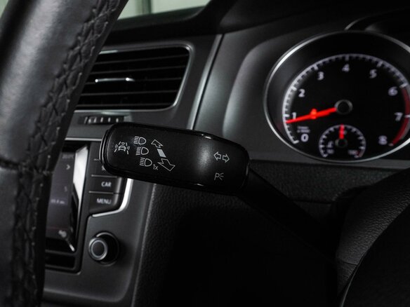 2013 Volkswagen Golf VII, красный, 1245000 рублей - вид 12