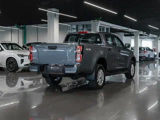 2025 Isuzu D-Max III, серый, 5350000 рублей, вид 4