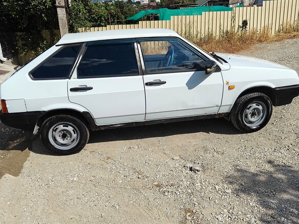 2000 Lada (ВАЗ) 2109, белый, 220000 рублей - вид 3