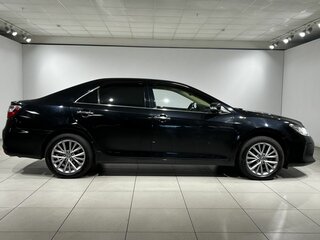 2016 Toyota Camry VII (XV50) Рестайлинг, чёрный, 2125000 рублей, вид 4