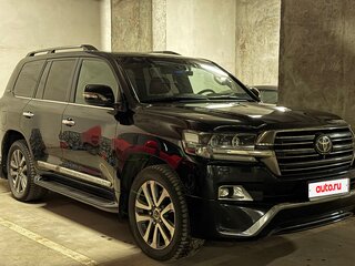 2017 Toyota Land Cruiser 200 Series Рестайлинг 2, чёрный, 5900000 рублей, вид 1