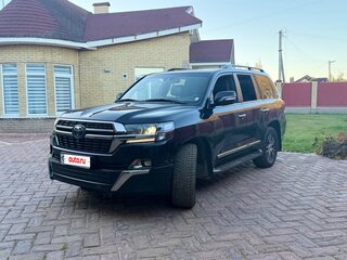 2020 Toyota Land Cruiser 200 Series Рестайлинг 2, чёрный, 7200000 рублей, вид 2
