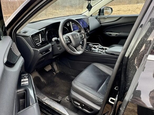 2023 Lexus NX 350 II, чёрный, 6500000 рублей - вид 4