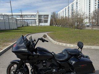 2023 Harley-Davidson Road Glide, чёрный, 2099000 рублей, вид 2