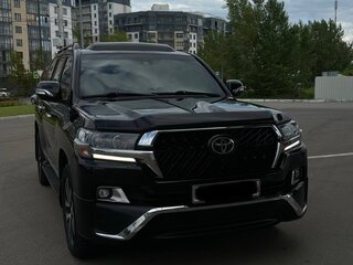 2017 Toyota Land Cruiser 200 Series Рестайлинг 2, чёрный, 6000000 рублей, вид 2