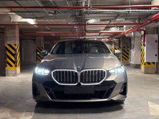 2025 BMW 5 серии 523d VIII (G60/G61/G68), серый, 7500000 рублей, вид 2