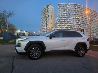 2024 Toyota RAV4 V (XA50), белый, 3750000 рублей, вид 2