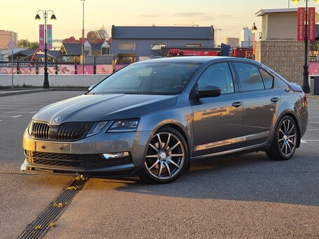 2018 Skoda Octavia III (A7) Рестайлинг, серый, 1999000 рублей, вид 1