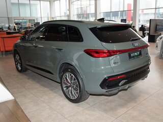 2026 Audi Q5 L III (GU), зелёный, 6536000 рублей, вид 4