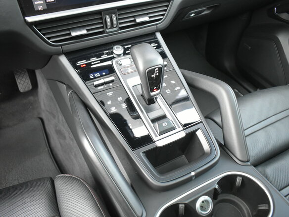 2021 Porsche Cayenne Coupé III, красный, 9100000 рублей - вид 22