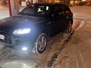 2011 Volkswagen Touareg II, чёрный, 2000000 рублей, вид 2