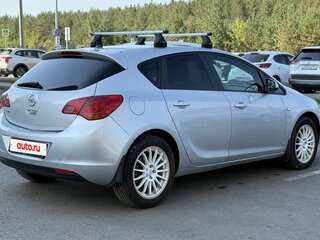 2010 Opel Astra J, серебристый, 650000 рублей, вид 4