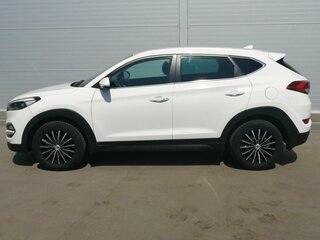 2017 Hyundai Tucson III, белый, 2350000 рублей, вид 4