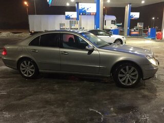 2005 Mercedes-Benz E-Класс 200 III (W211, S211), серый, 750000 рублей, вид 1