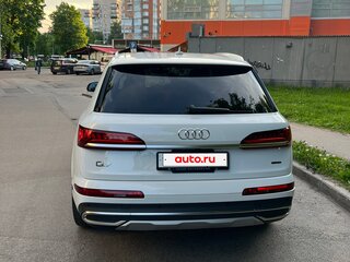2020 Audi Q7 45 TFSI II (4M) Рестайлинг, белый, 5700000 рублей, вид 4