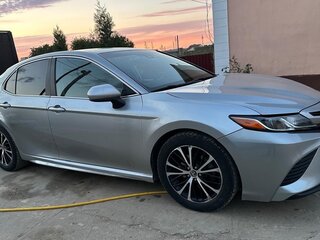 2019 Toyota Camry US Market VIII (XV70), серый, 2300000 рублей, вид 1