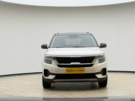 2022 Kia KX3, белый, 1410000 рублей, вид 2