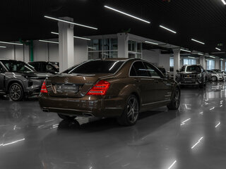 2010 Mercedes-Benz S-Класс 500 V (W221) Рестайлинг, коричневый, 2100000 рублей, вид 5