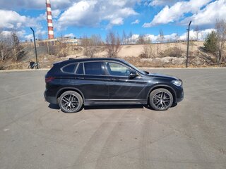 2017 BMW X1 20i xDrive II (F48), чёрный, 2100000 рублей, вид 4