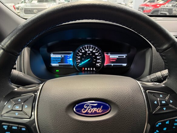 2018 Ford Explorer V Рестайлинг, белый, 3150000 рублей - вид 17